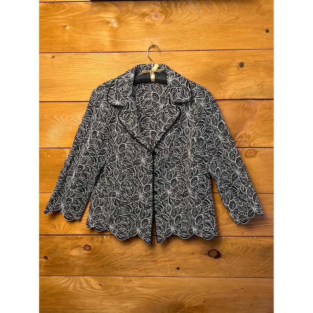 Nic+Zoe Black White Floral Embroider Button Front Blazer Jacket 14 Scalloped Hem